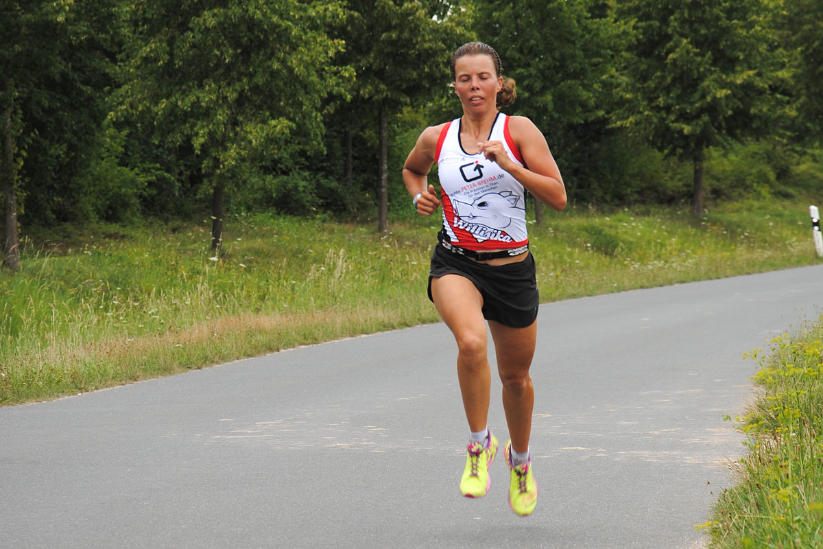 Angela Kühnlein beim Hochstraßenlauf des Heimatvereins Weisendorf